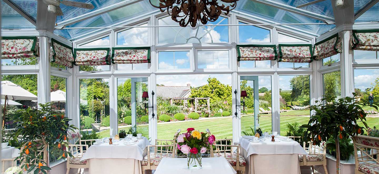 Summer Lodge Country House Hotel & Restaurant, the restaurant