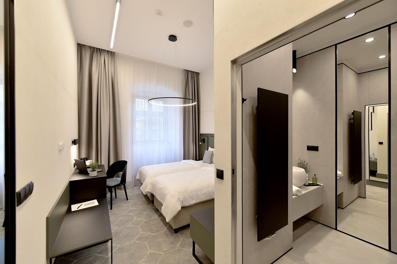 Herbal Hotel, rooms