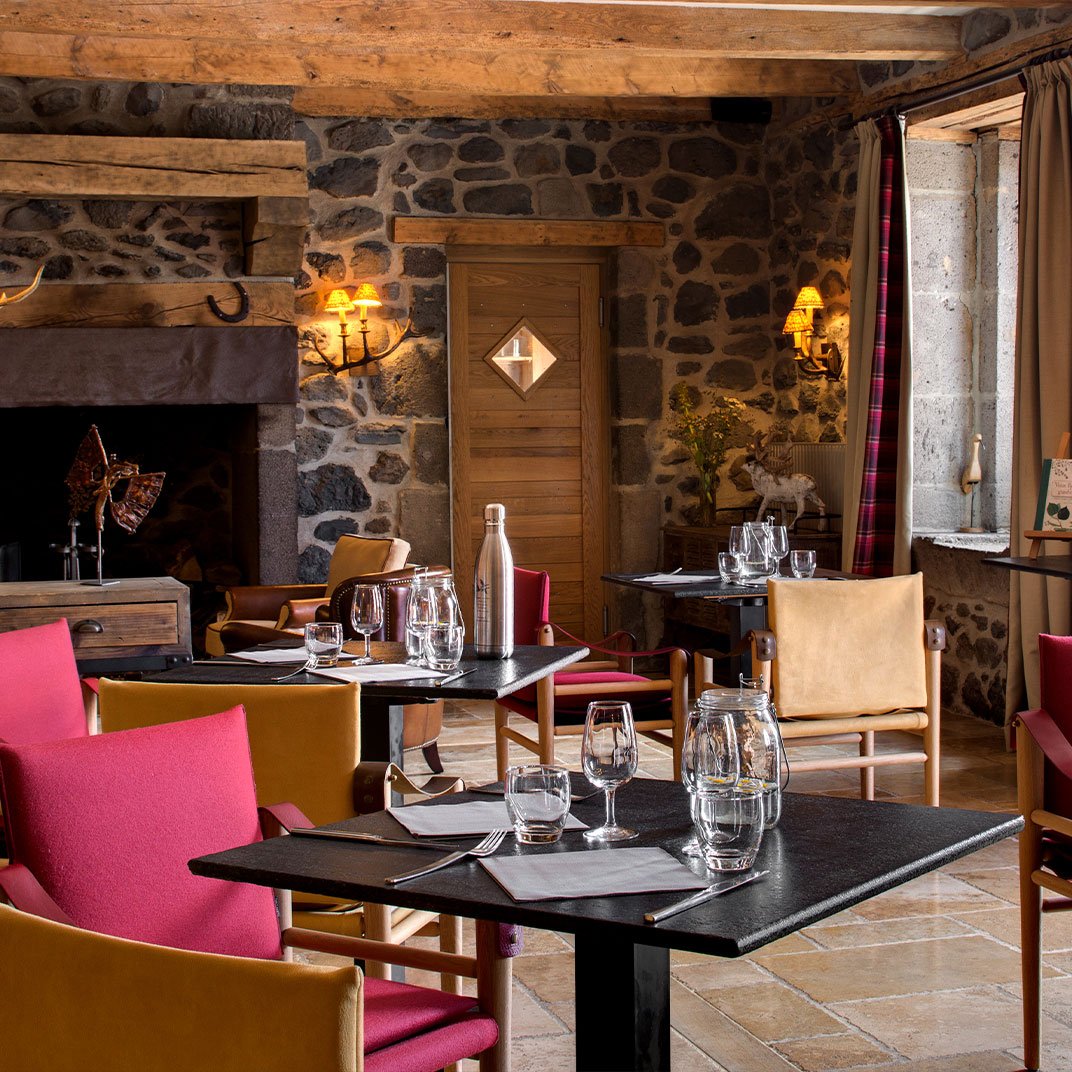 Instants d'Absolu - Ecolodge de Luxe & Spa, at the table