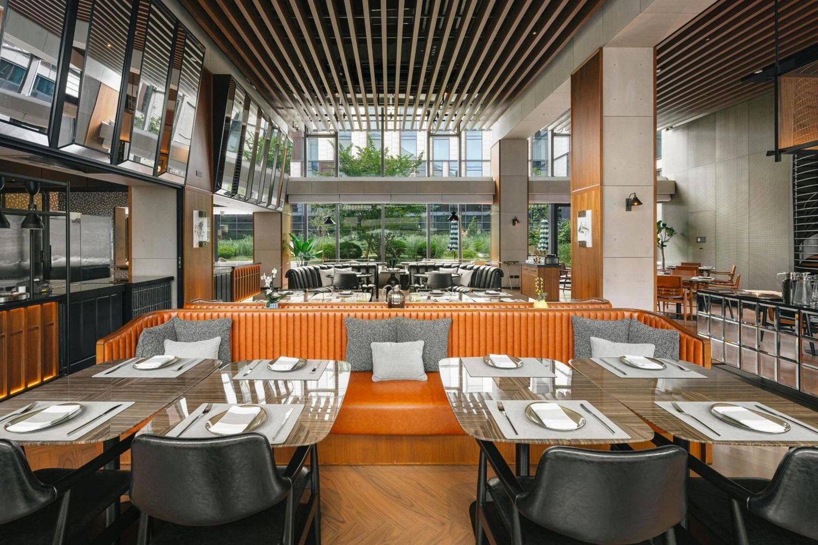 Flow And Co. Hotel Qingdao, Autograph Collection, the moss