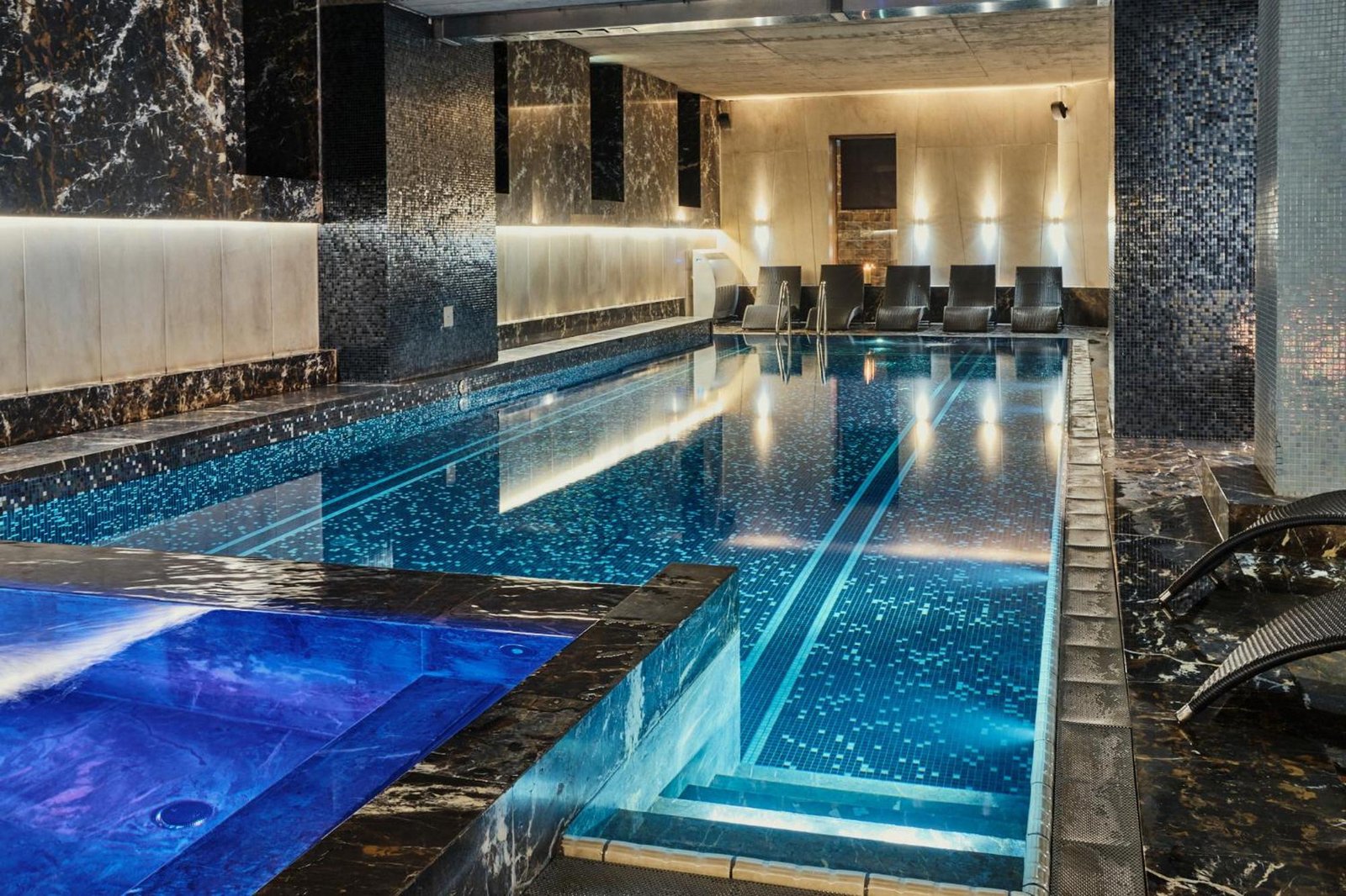 Hotel Monopol, the pool