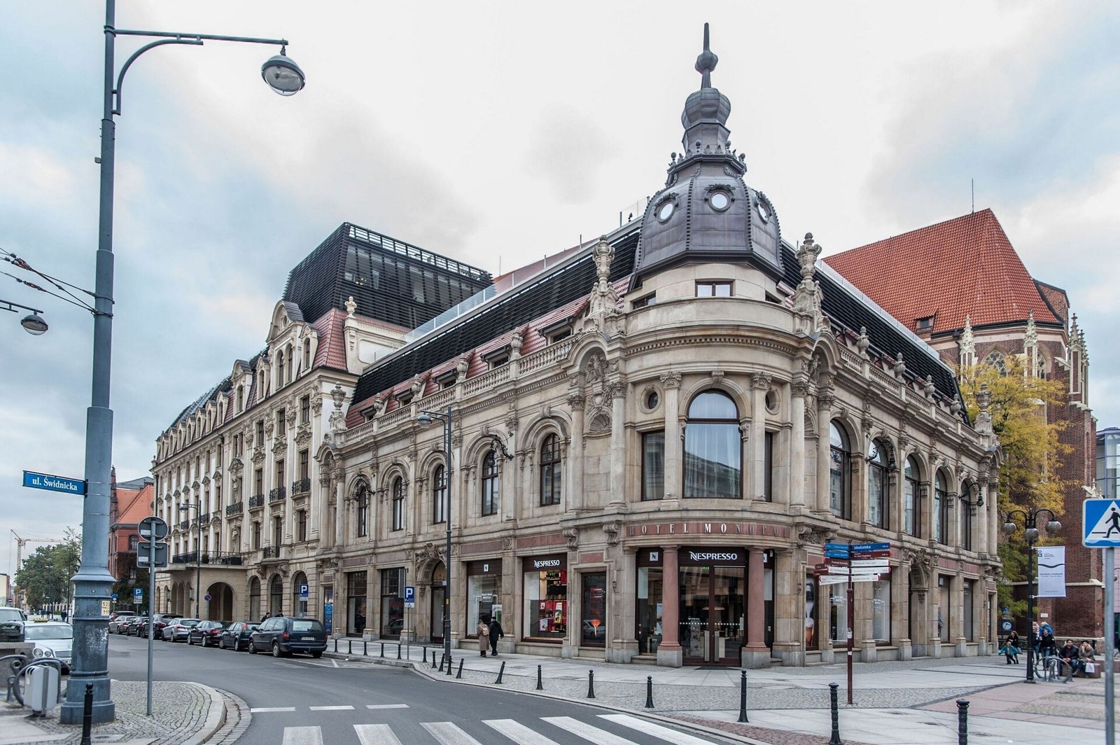 Hotel Monopol, how it began