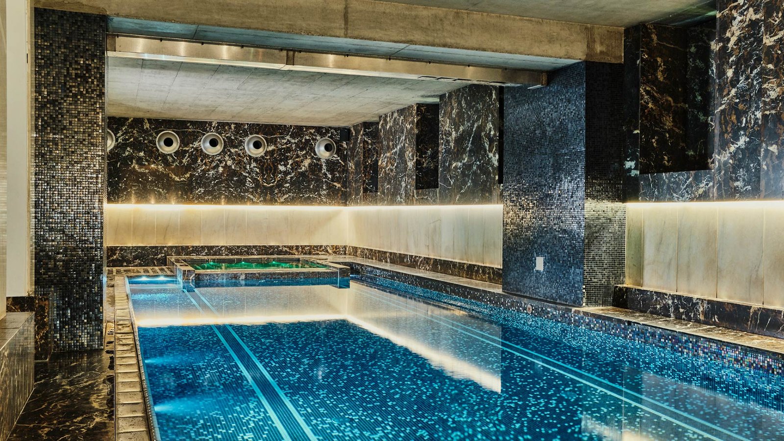 Hotel Monopol, the pool