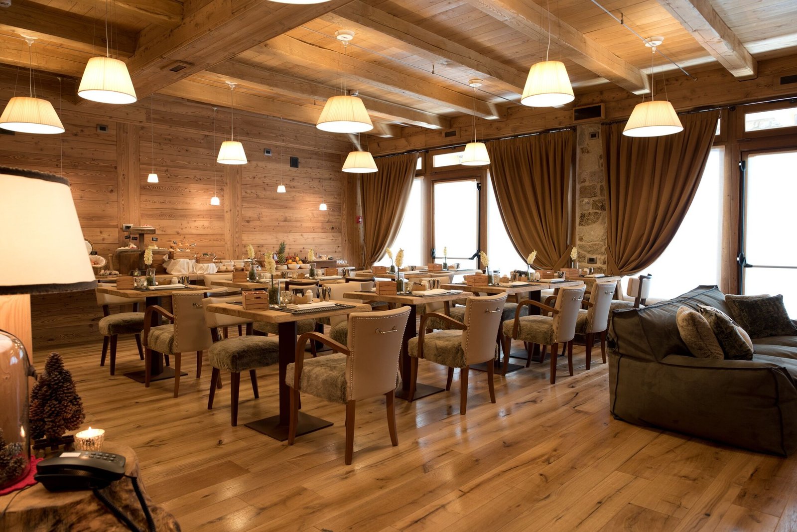 Fiocco Di Neve Relais & Spa, white restaurant