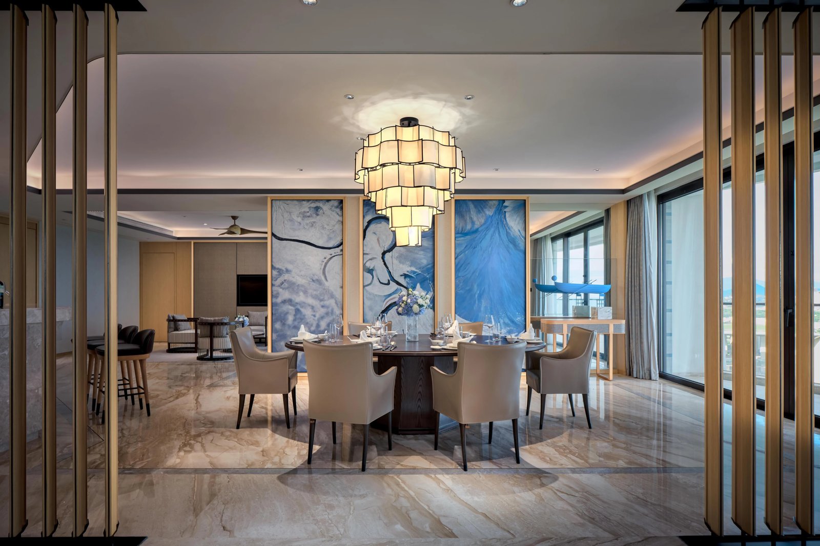 Crowne Plaza Sanya Haitang Bay Resort, at the table