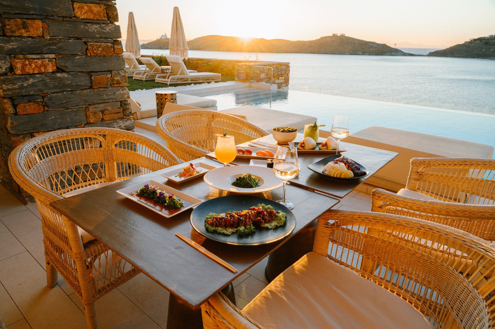 Ydor Hotel & Spa, at the table