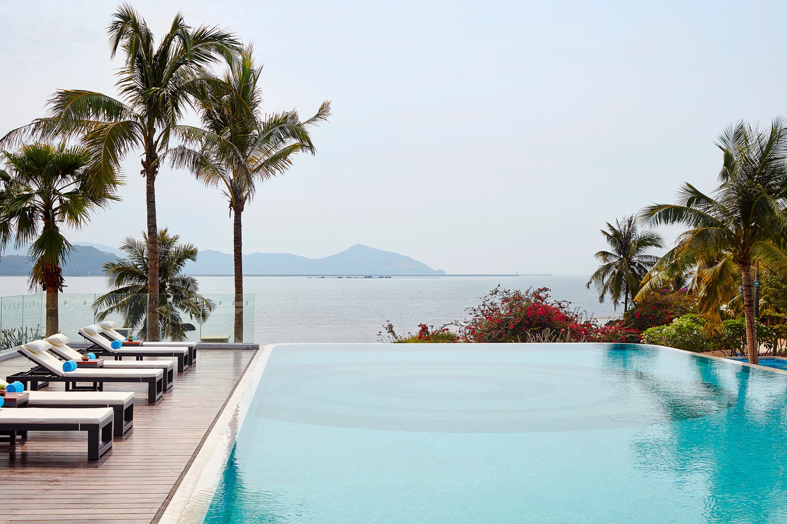 The Shanhaitian Resort Sanya, Autograph Collection, the pool