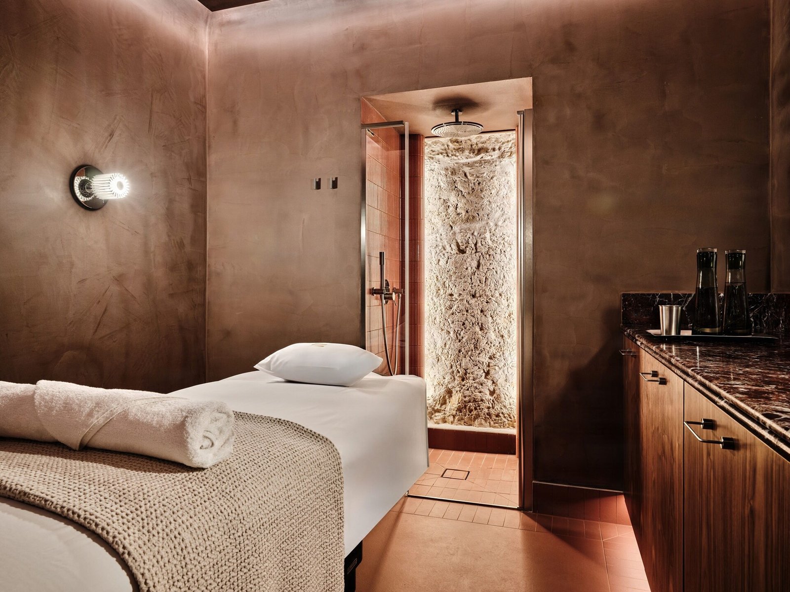 Zinar Castle, the spa