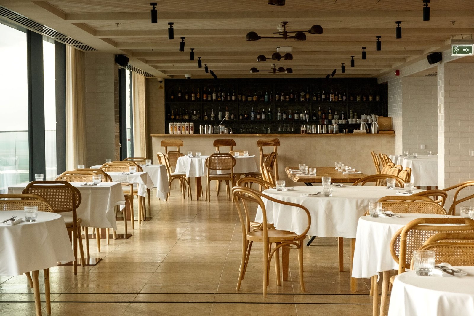 Bodbe Hotel, aura restaurant