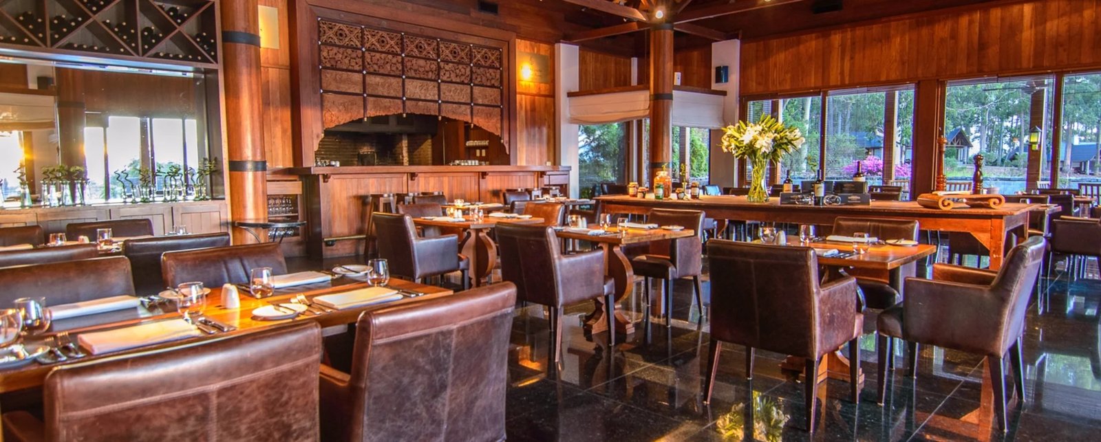 Carmelo Resort & Spa, at the table