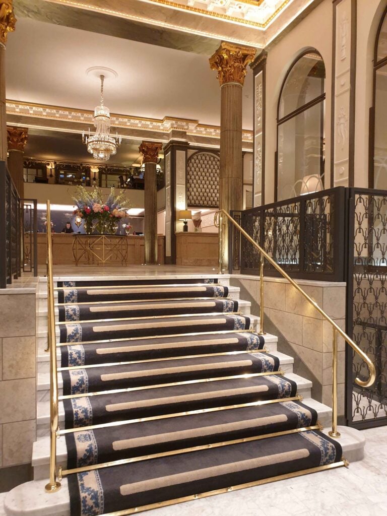 Grand Hôtel — vibe