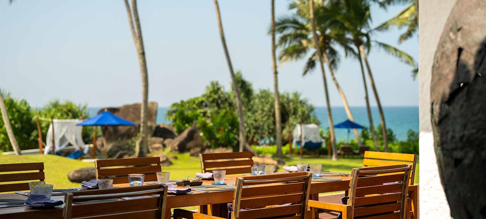 Kumu Beach, at the table