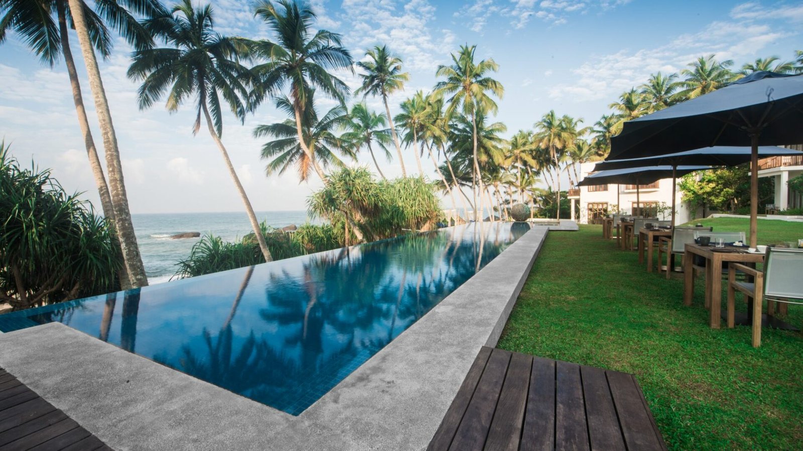Kumu Beach, the pool