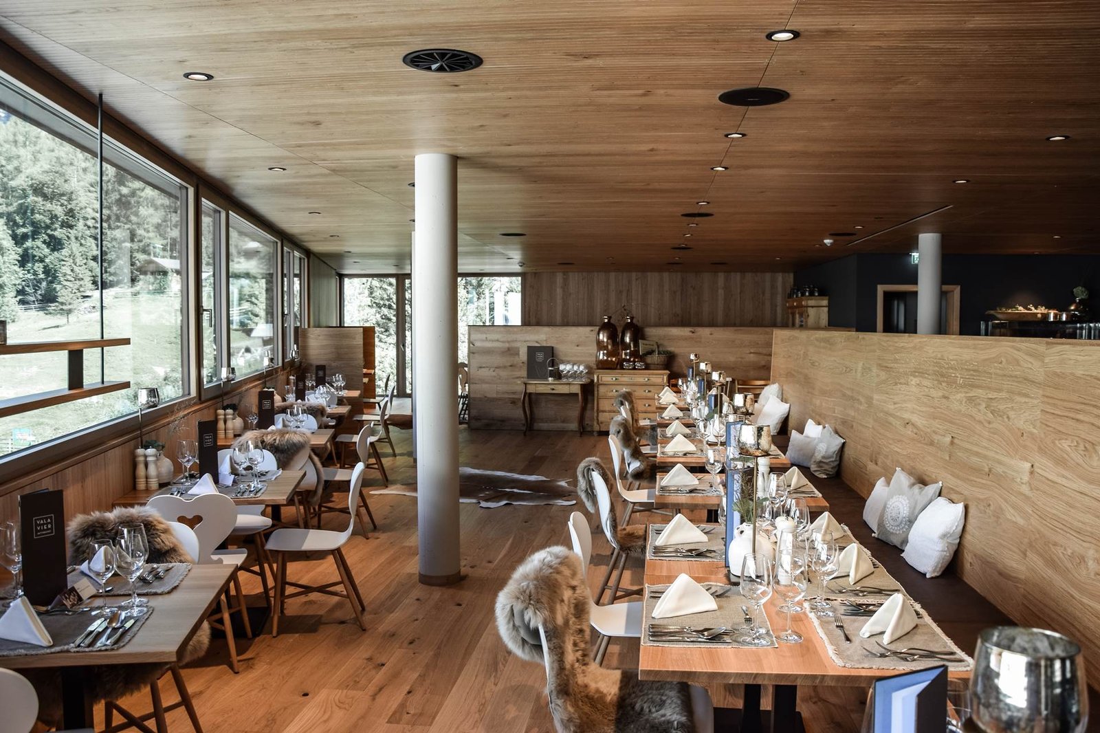 Hotel Valavier, at the table