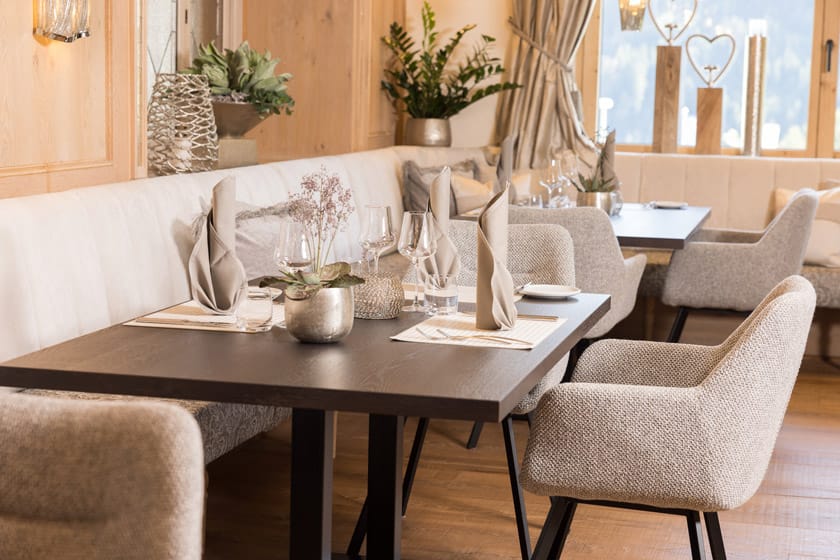STOCK resort, at the table