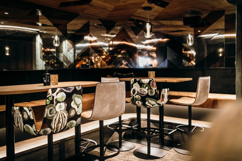 STOCK resort, at the table
