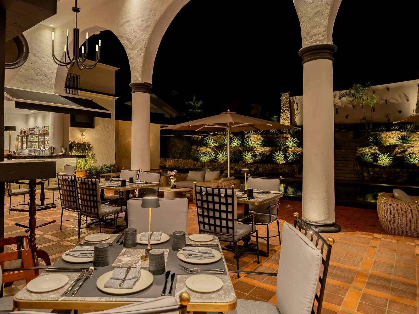 Hotel La Compañía del Valle - The Unbound Collection by Hyatt, at the table
