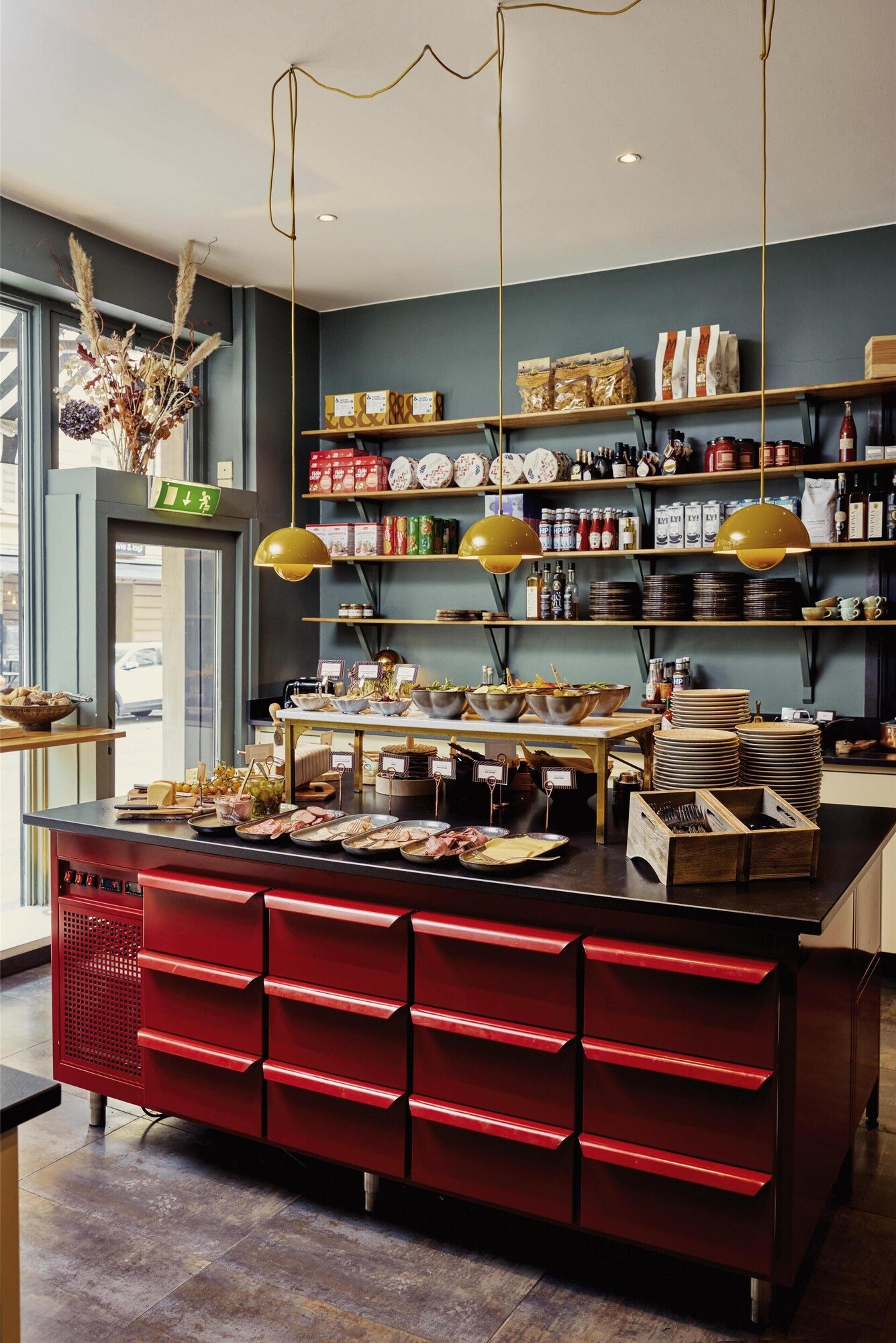 Hotel Ruth — eat & drink