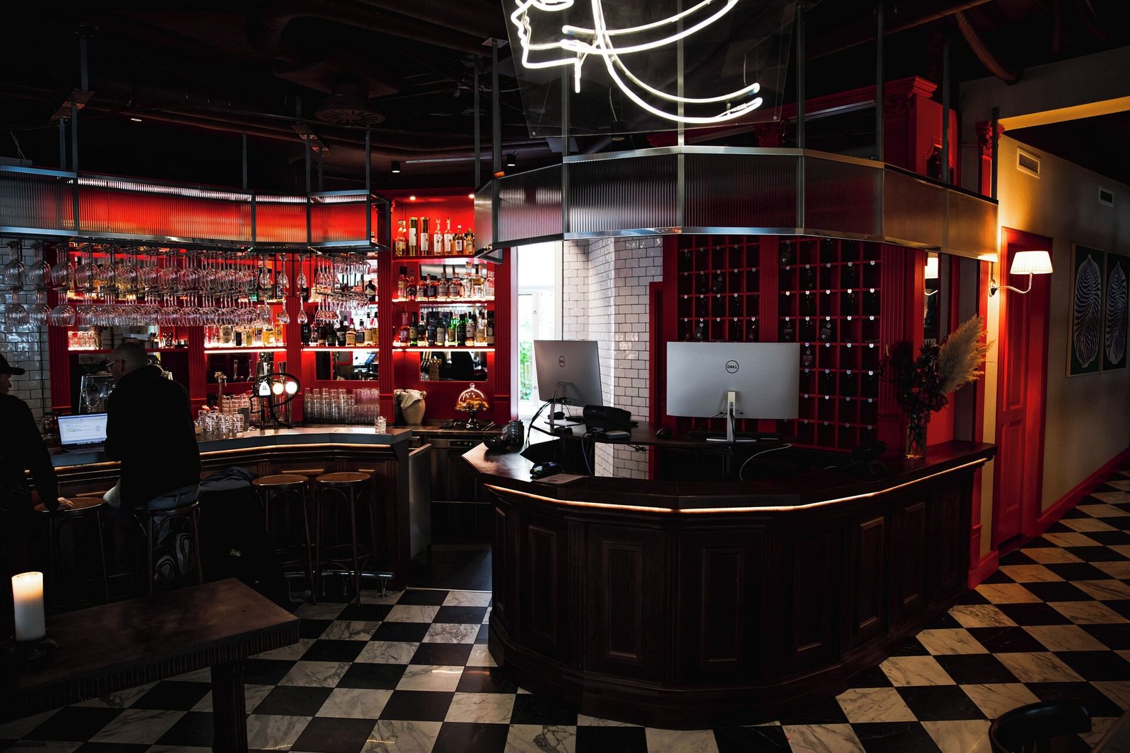 Hotel Ruth — eat & drink