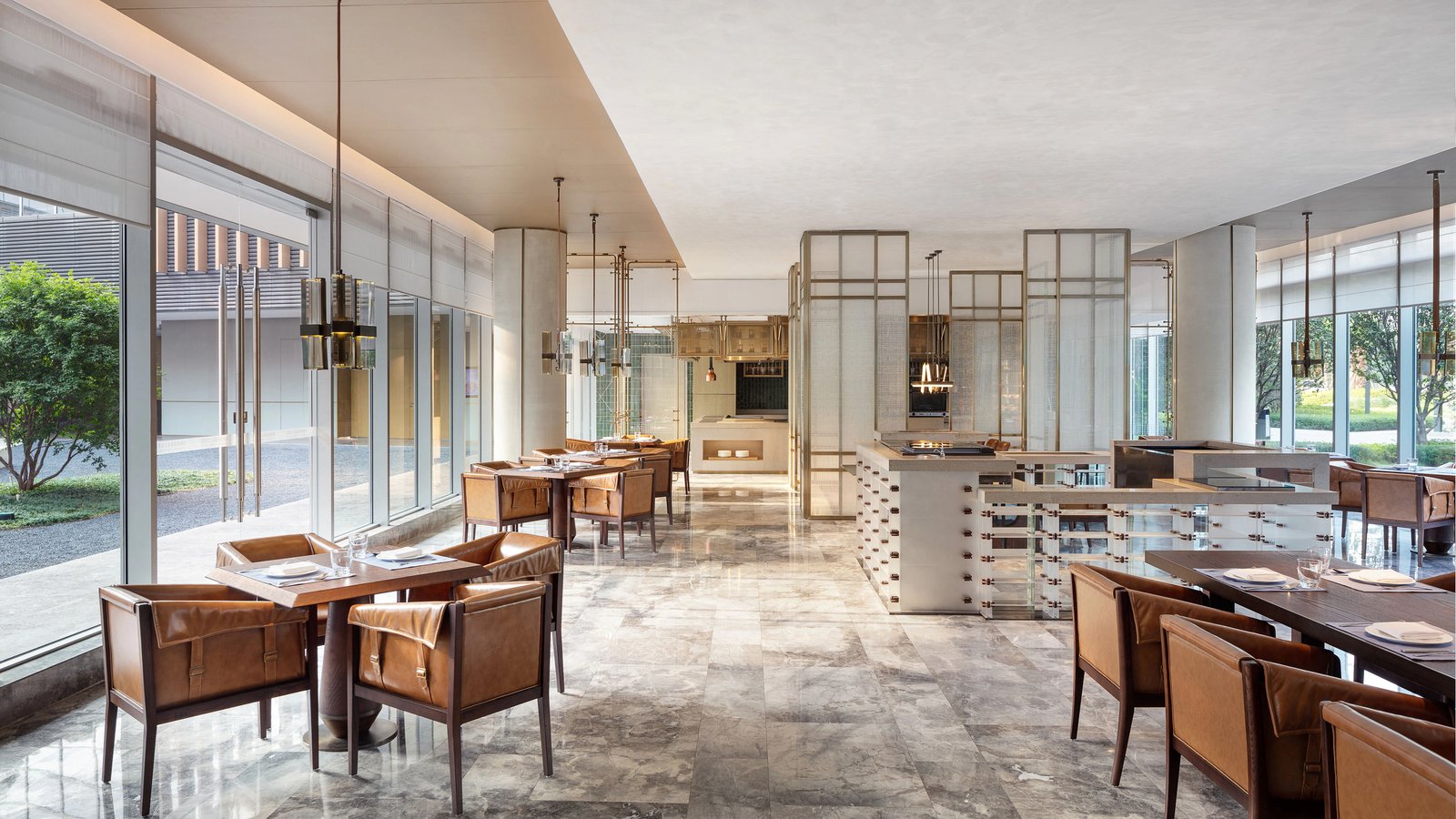 Midea Shunde Tribute Portfolio Hotel, at the table