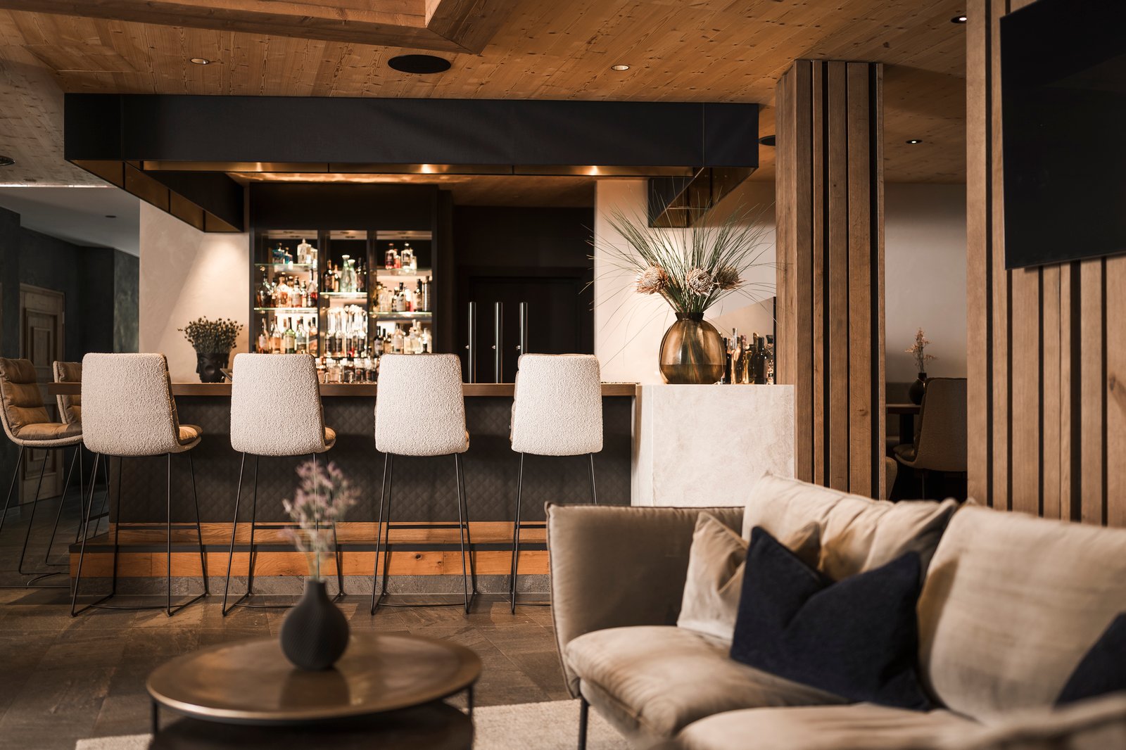 Das Kaltenbach - Apart Hotel, lobby, bar & lounge mit feuerstelle