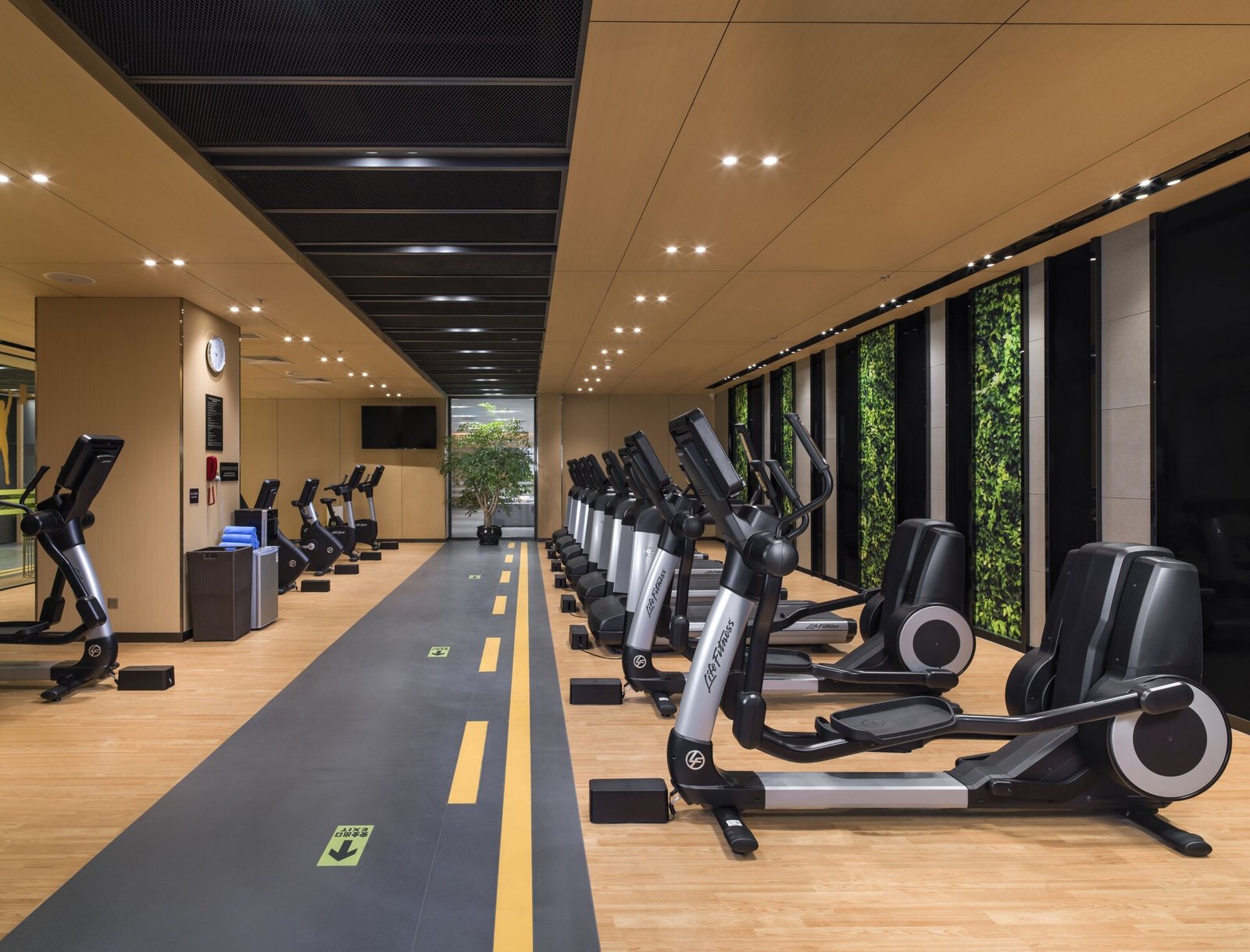 The Westin Shenyang, the gym and courts