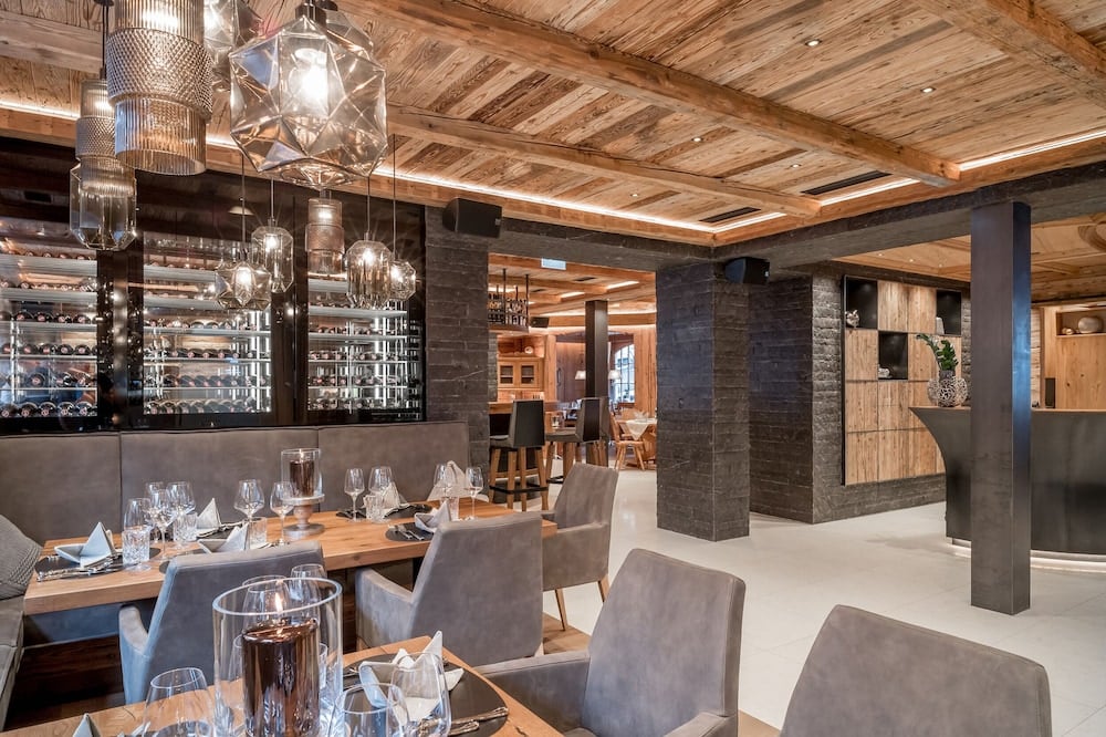 Sport- und Genusshotel Silvretta, at the table