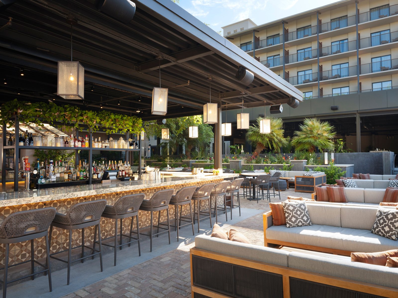 Plaza San Antonio Hotel & Spa, Autograph Collection, anaqua garden bar