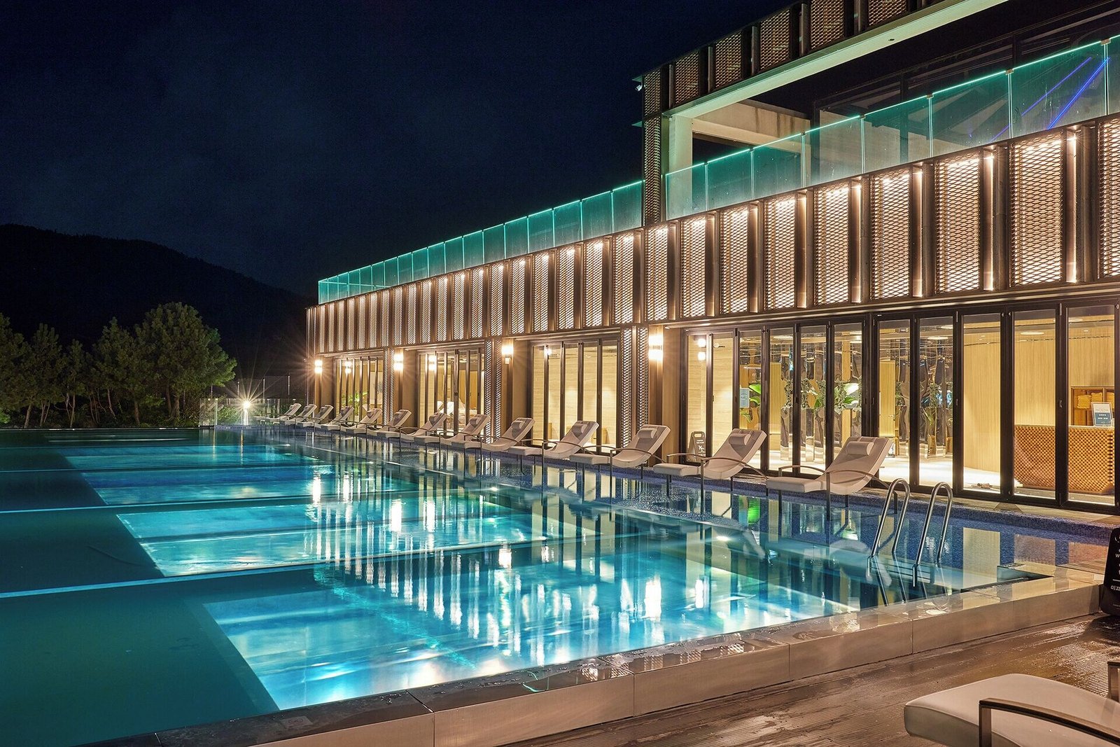 Amber Pure Hill Hotel & Resort Jeju, the pool