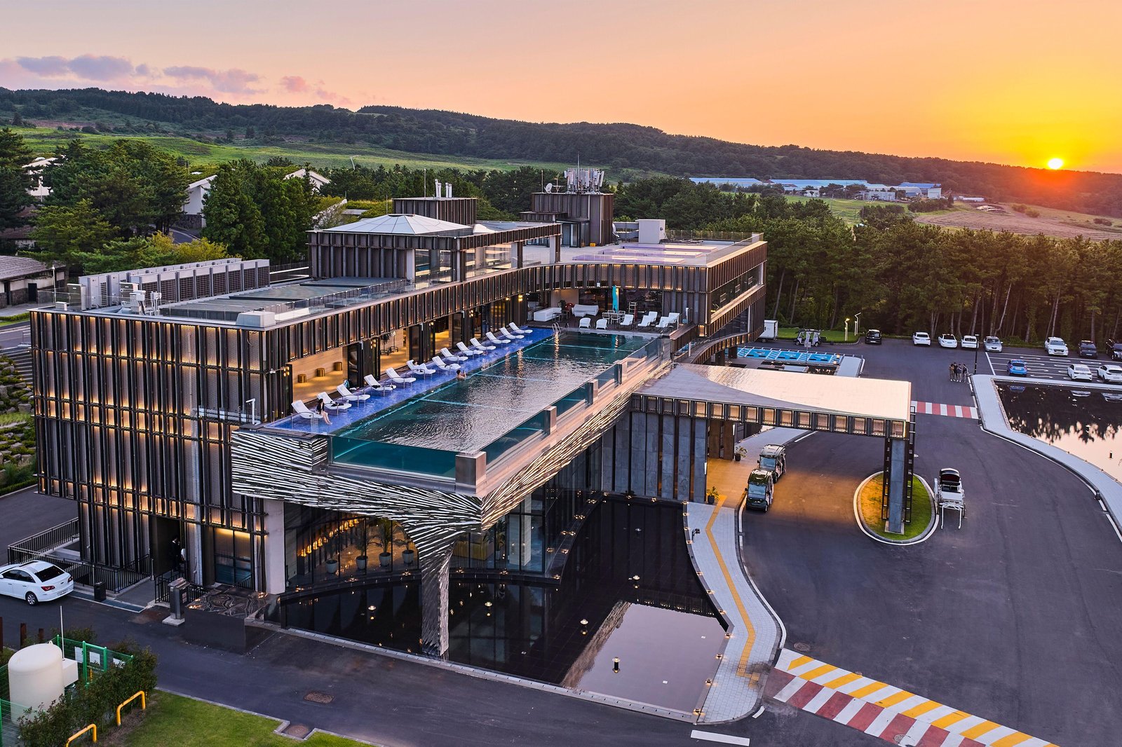 Amber Pure Hill Hotel & Resort Jeju, the pool