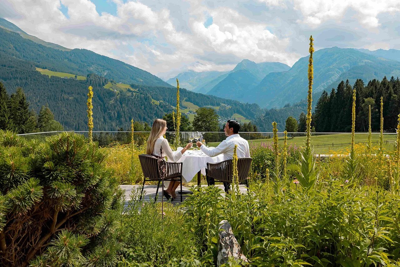 Gut Sonnberghof - Naturhotel, at the table