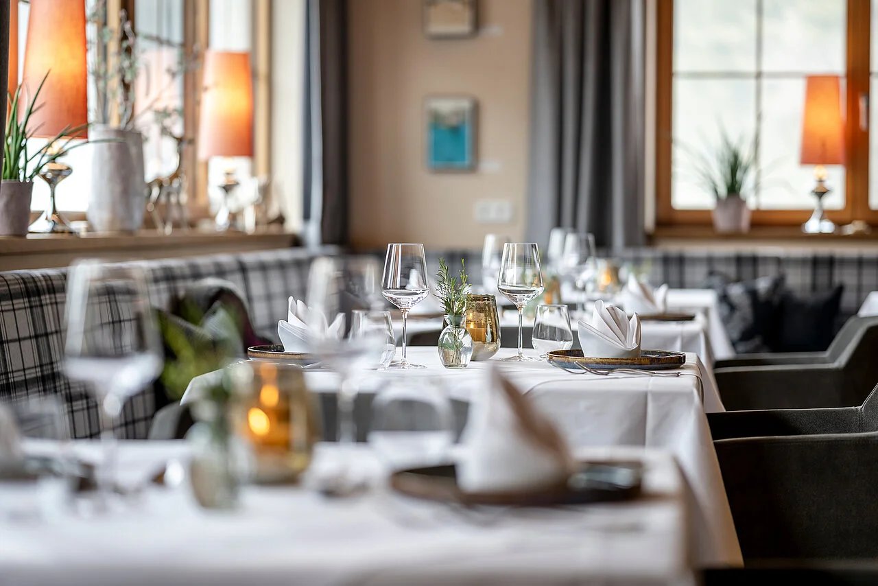 Gut Sonnberghof - Naturhotel, at the table