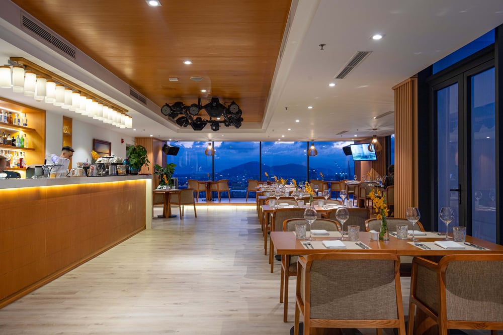 TMS Hotel Da Nang Beach, magic lounge