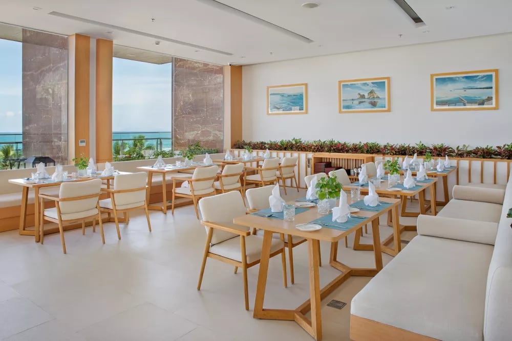 TMS Hotel Da Nang Beach, savour restaurant