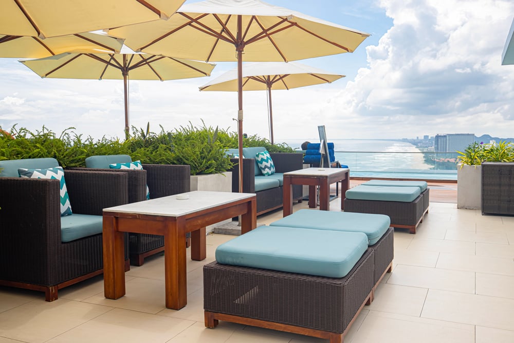 TMS Hotel Da Nang Beach — eat & drink
