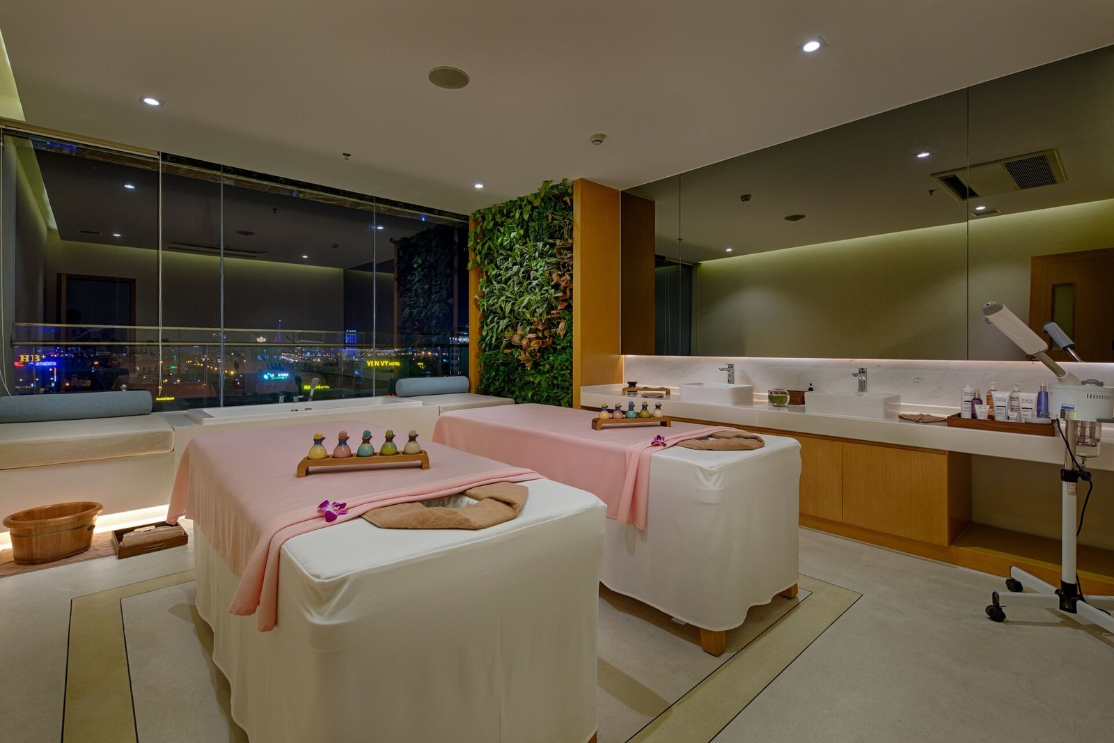 TMS Hotel Da Nang Beach, the spa