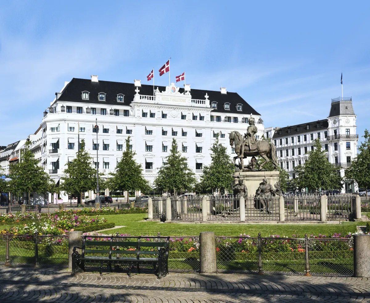 Hotel d'Angleterre — backstory