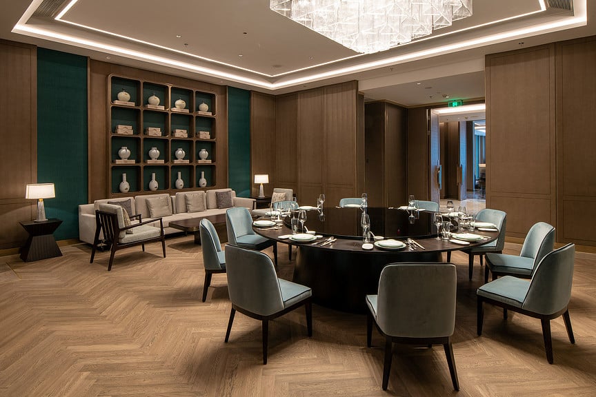 Wenzhou Marriott Hotel, at the table