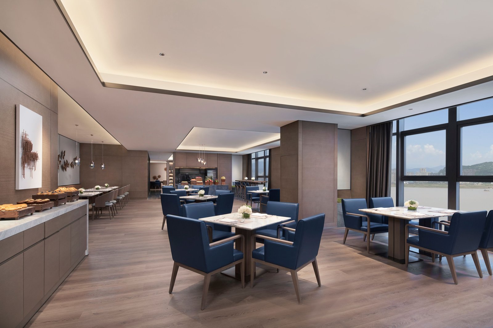Wenzhou Marriott Hotel, at the table