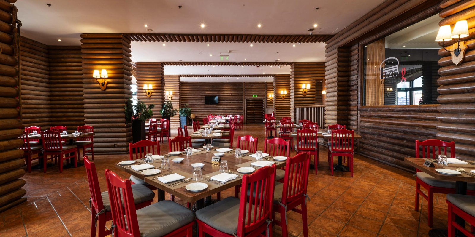 InterContinental Mzaar (Mountain Resort & Spa) by IHG, at the table