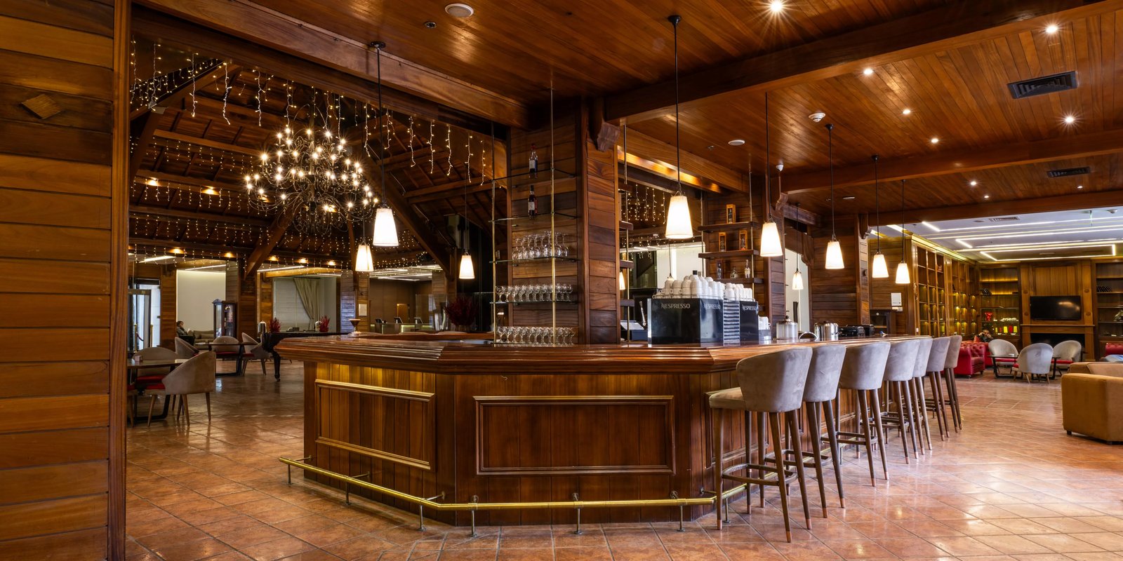 InterContinental Mzaar (Mountain Resort & Spa) by IHG, le bar & lobby lounge