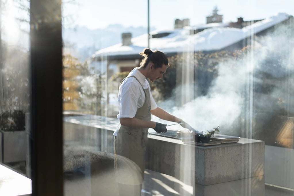 No.14 Verbier, at the table