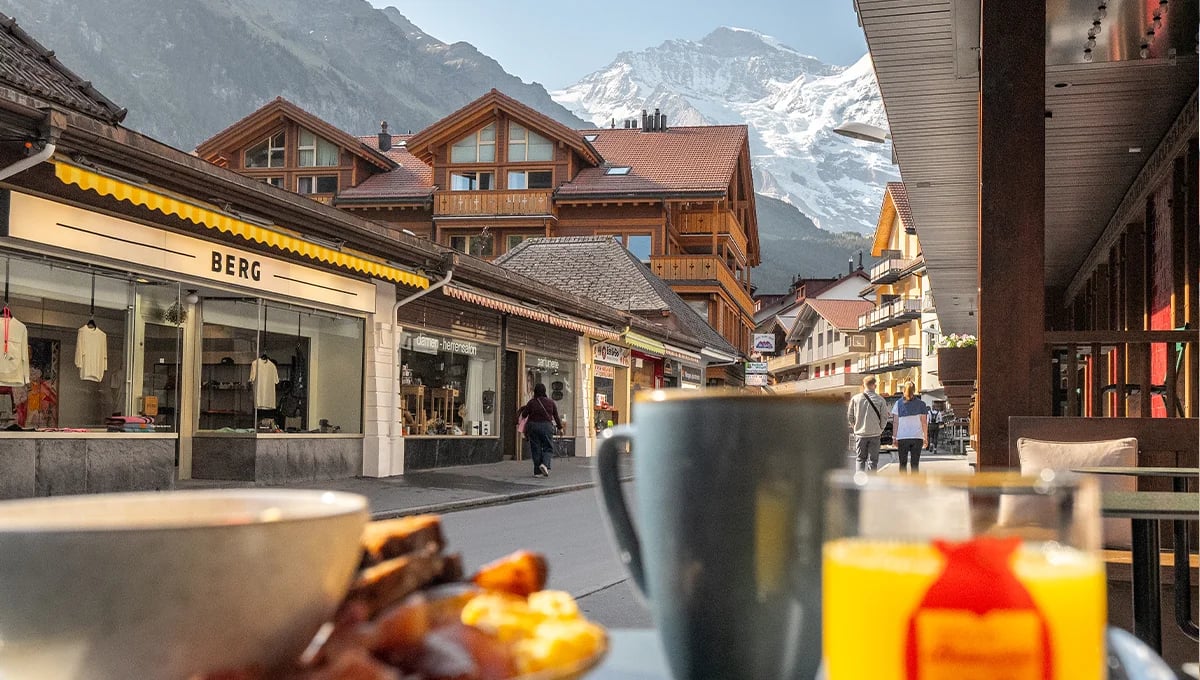Braunbär Hotel & Spa | Wengen, at the table