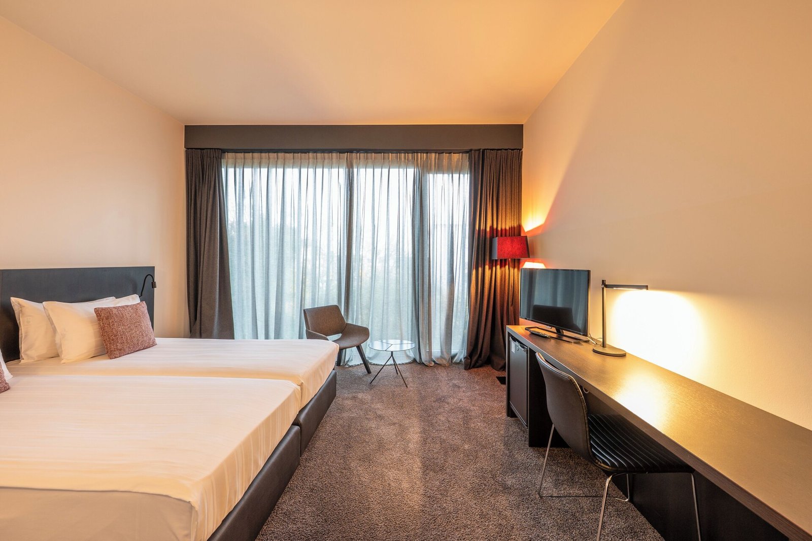 Serwir, rooms