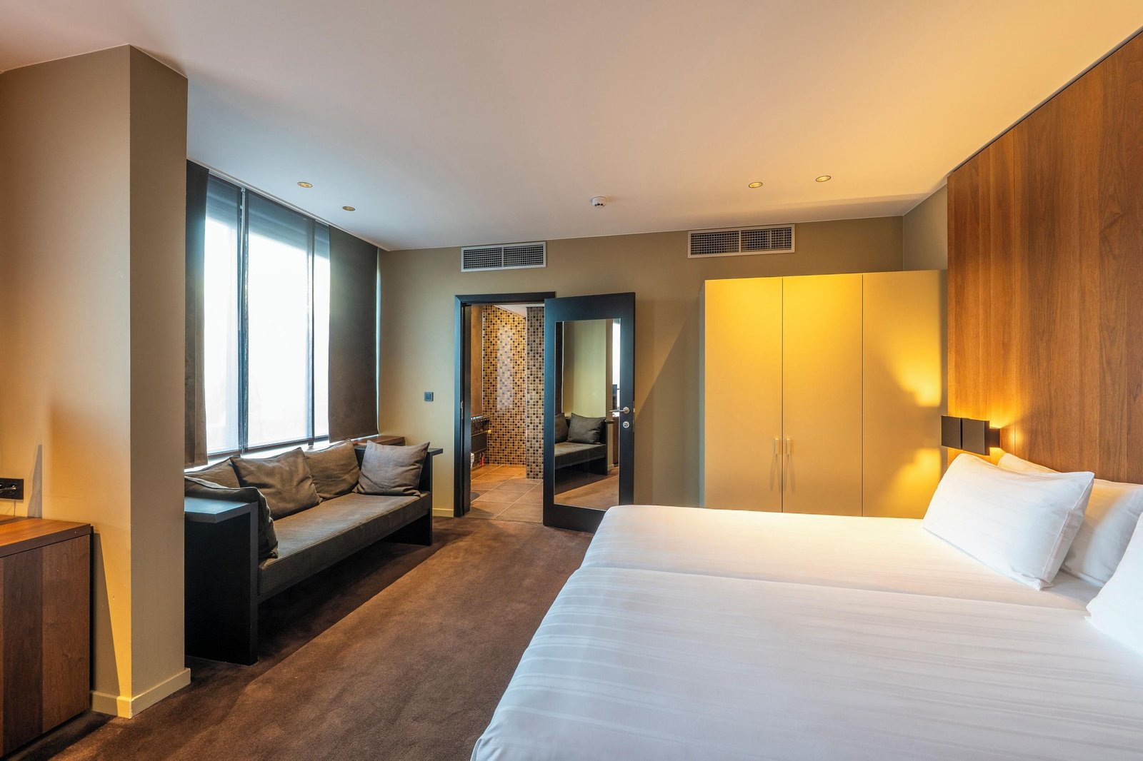 Serwir, rooms
