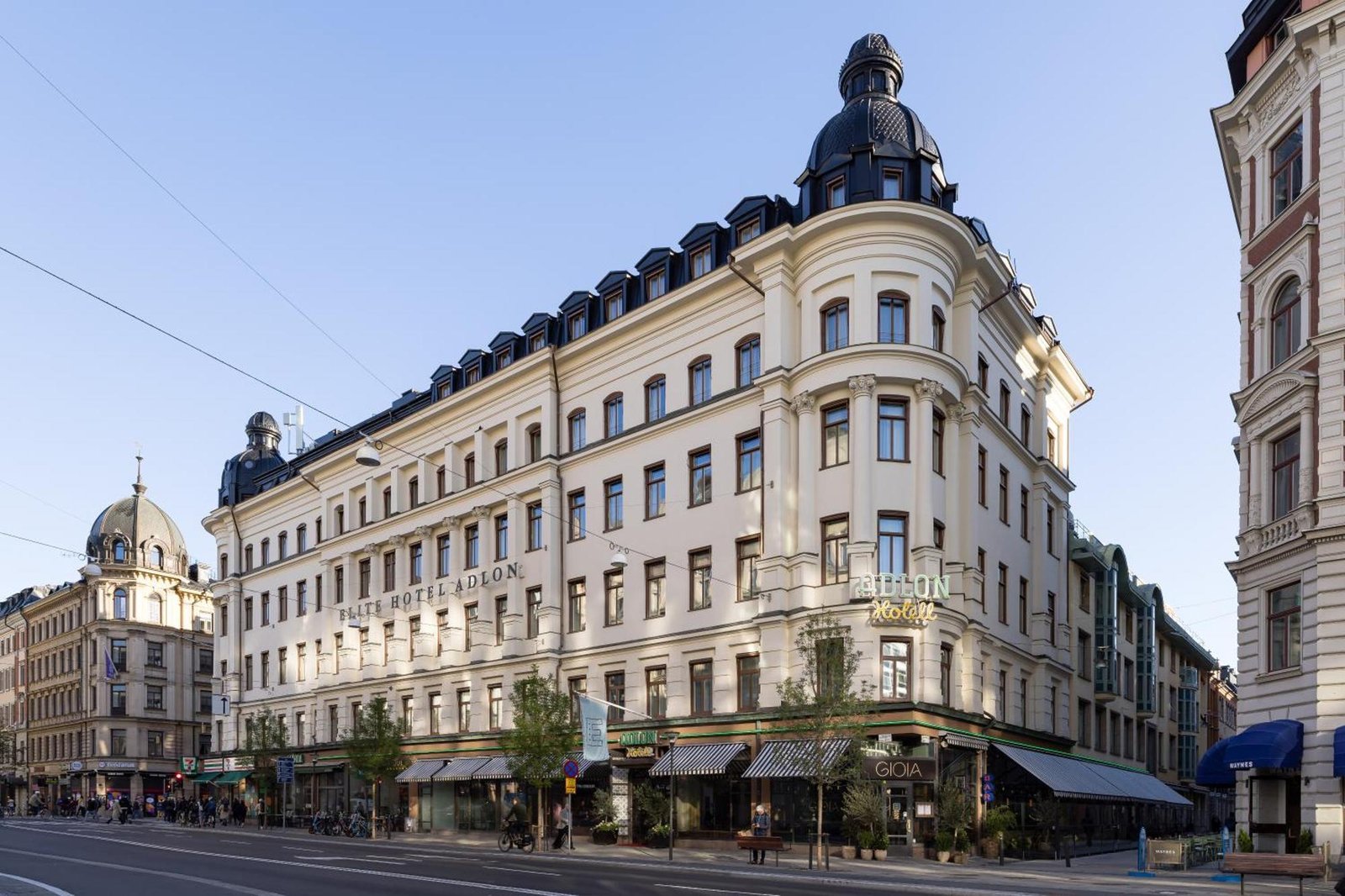 Elite Hotel Adlon — backstory