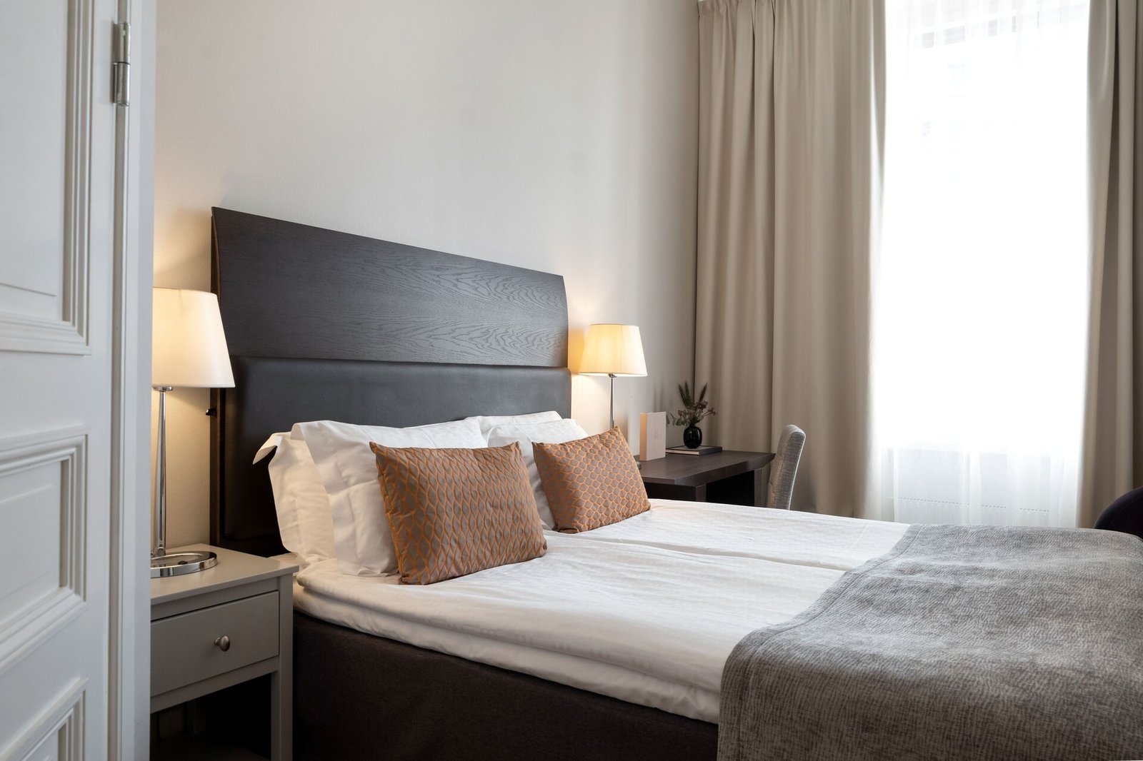 Elite Hotel Adlon — rooms