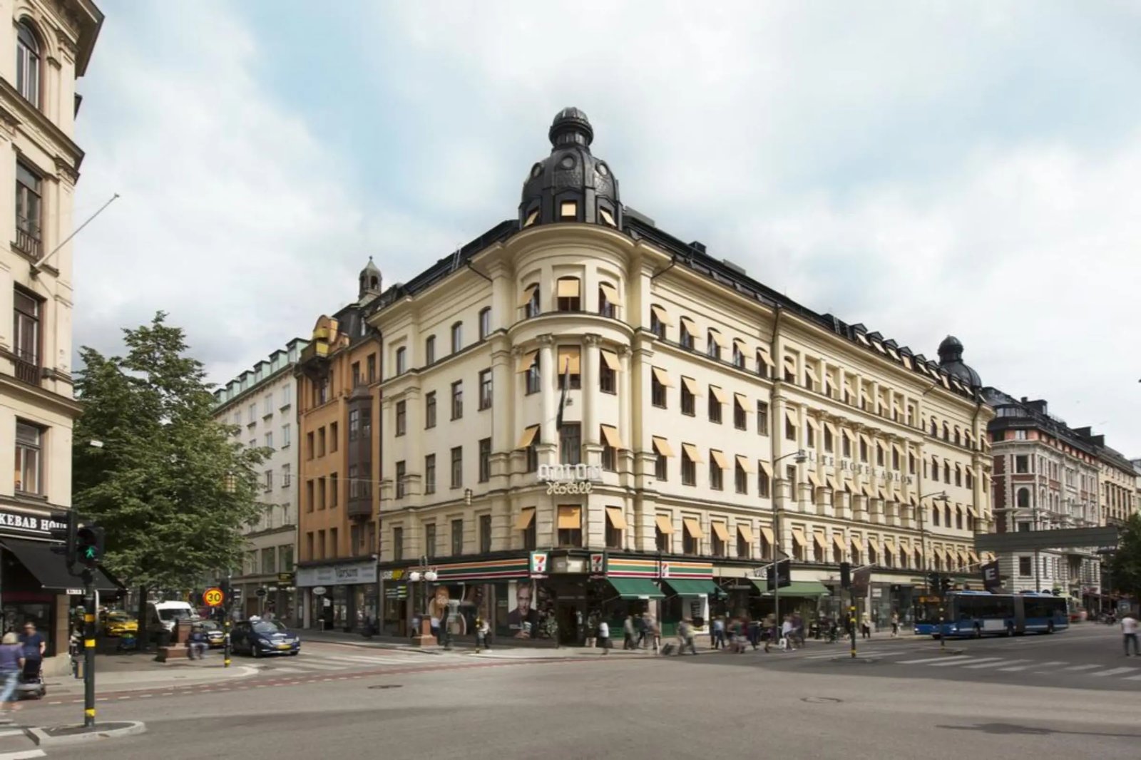 Elite Hotel Adlon, how it began