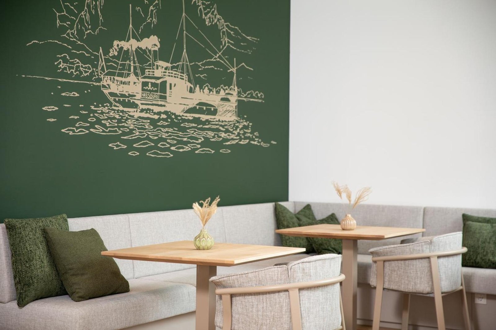 apollo ACHTQUARTIER - Das Hotel am Mondsee, at the table