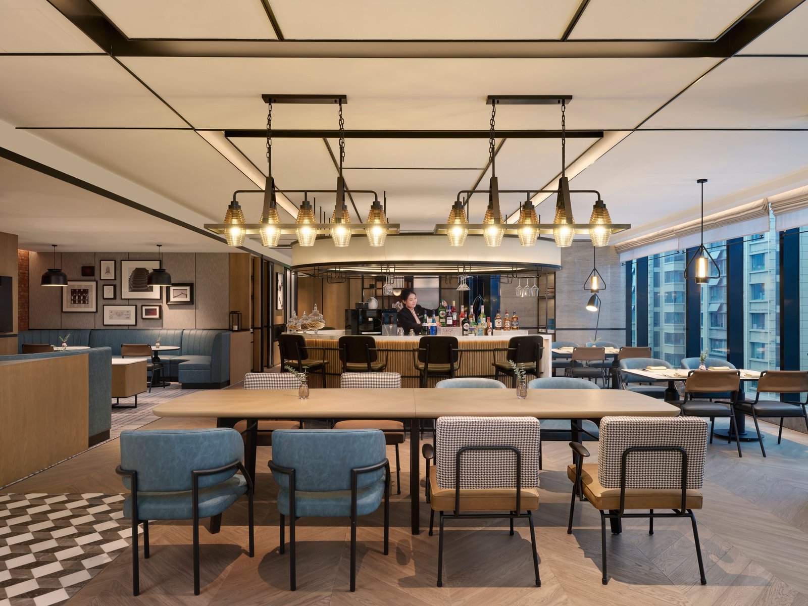 Sheraton Taiyuan, at the table
